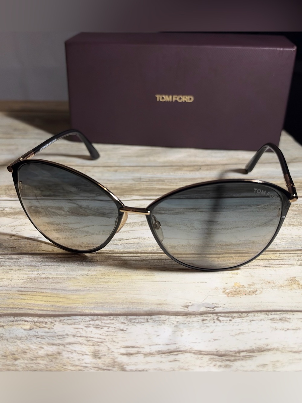 Tom Ford Black and Gold Cat-Eye Sunglasses with Gradient Lenses